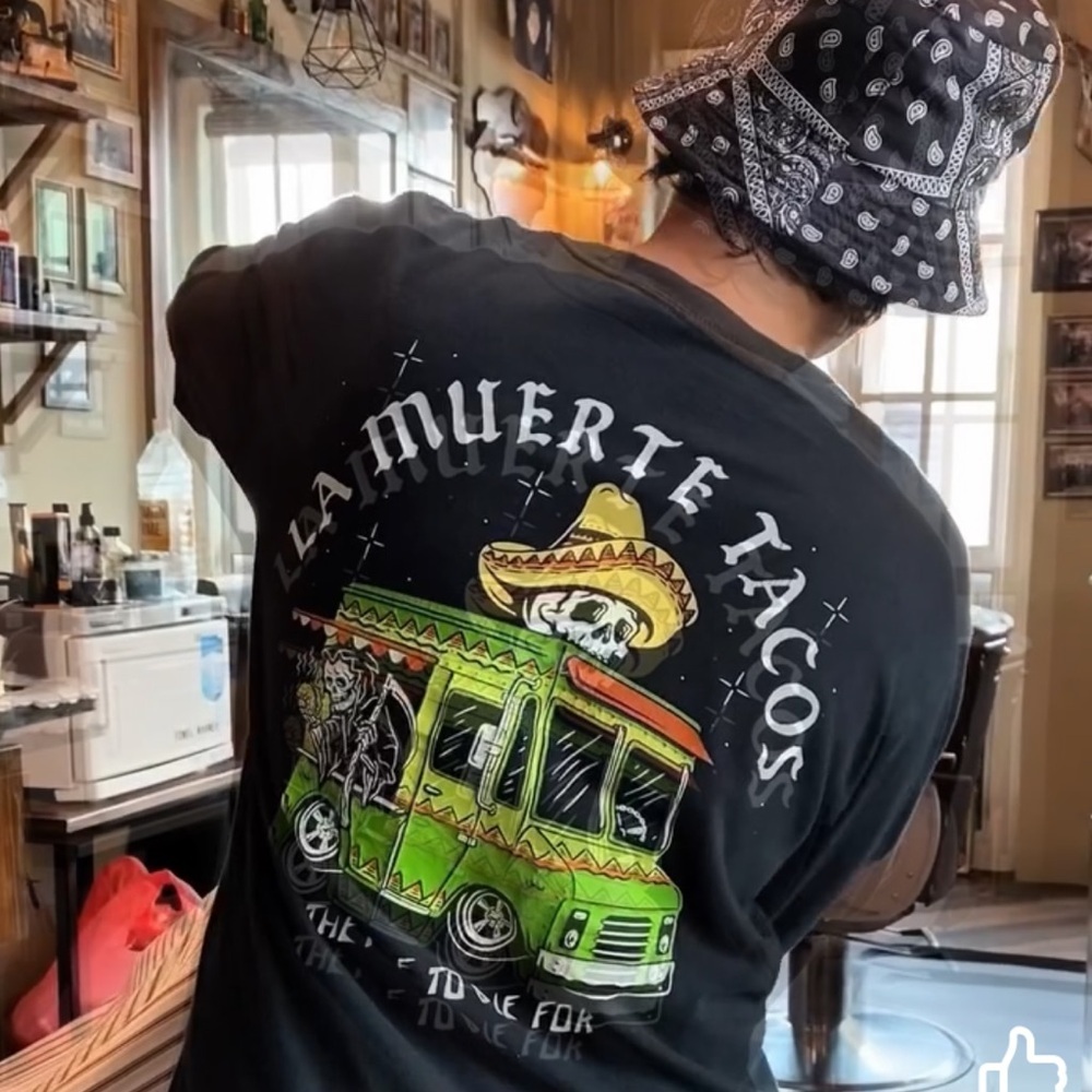 (23) Retrofit graphic tshirt